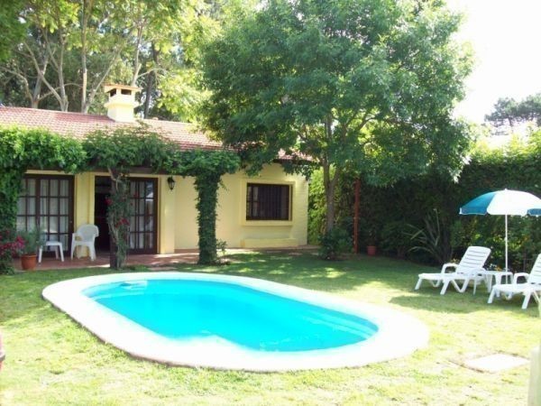 Casa en alquiler y venta en zona de Playa Mansa, excelente estado!